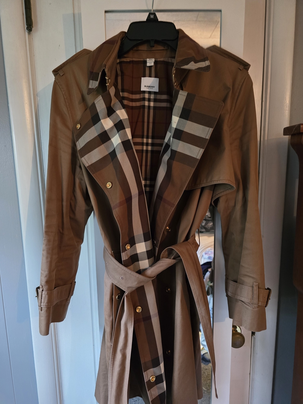 Burberry Short Gabardine Brown Trench Coat - Picture 2 of 5